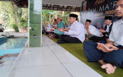 <marquee>Tradisi Siswa MTs Raden Fatah ketika akan melaksanakan  Wisata Religi dan Study Tour</marquee>