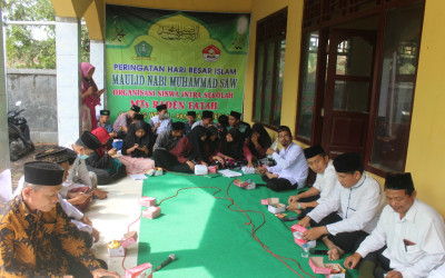 <marquee>Membangun Karakter dan Kepemimpinan Siswa melalui Kegiatan OSIM</marquee>