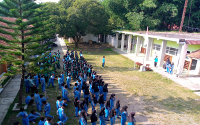 <marquee>Semangat Sehat Bersama ! Senam Jumat Guru dan Siswa</marquee>